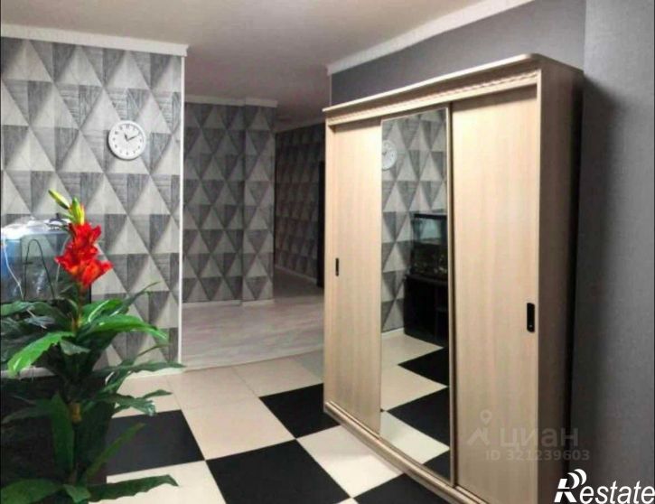 2-комн квартира улица Дзержинского, 27/2,  д. 27/2