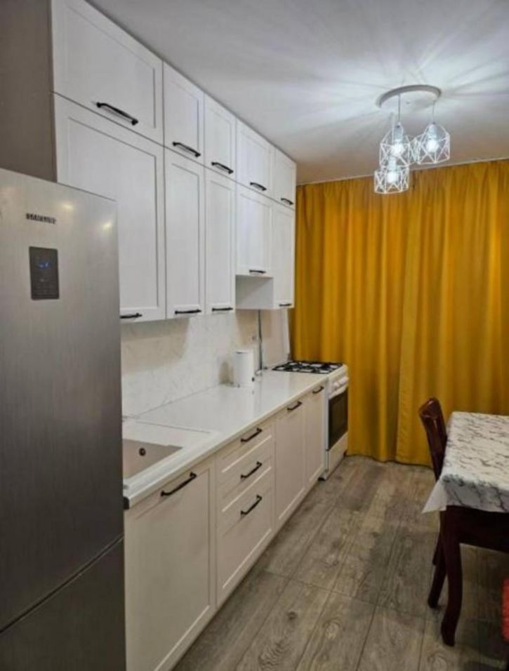 3-комн квартира 202-й микрорайон, 10