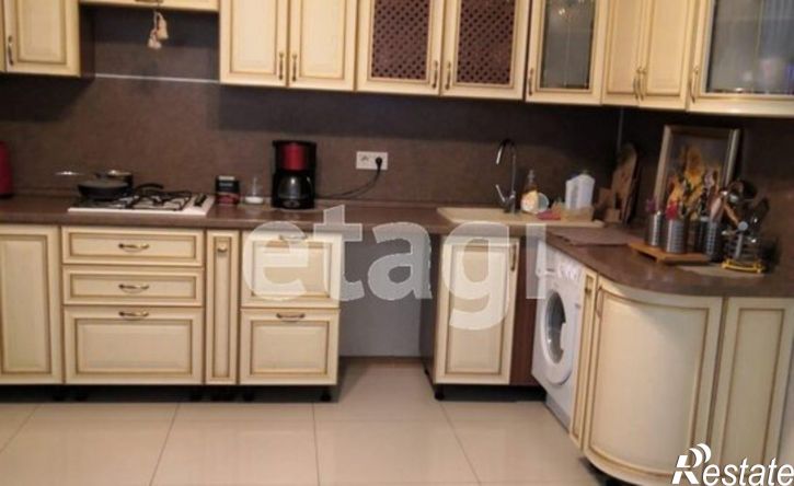 3-комн квартира улица Пояркова, 17,  д. 17