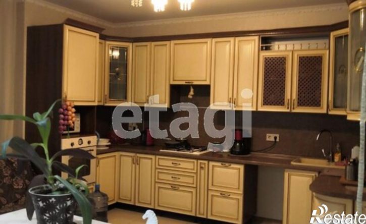 3-комн квартира улица Пояркова, 17,  д. 17