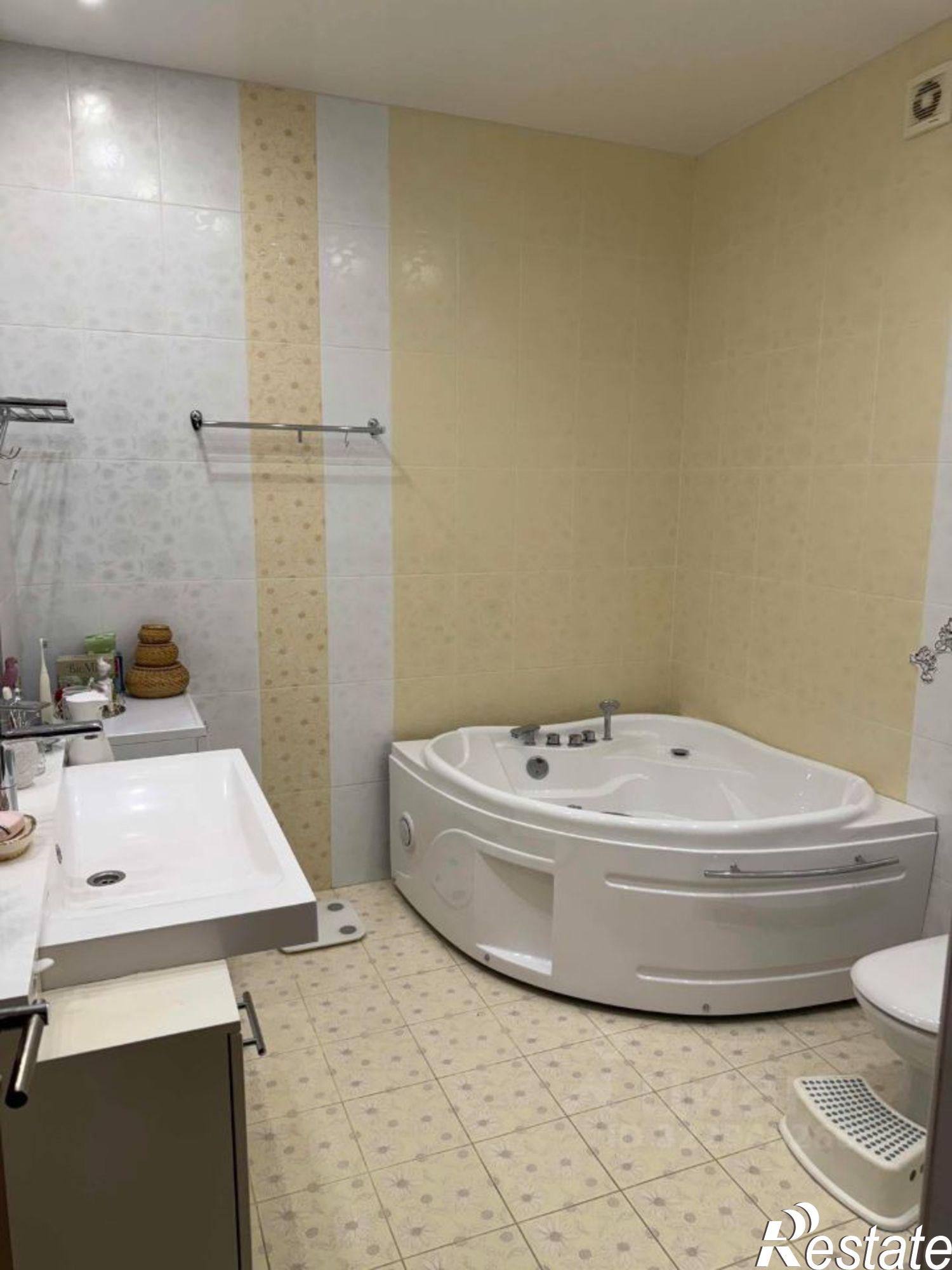 Купить квартиру за 28 888 000 рублей на улица Чиряева, 5/1