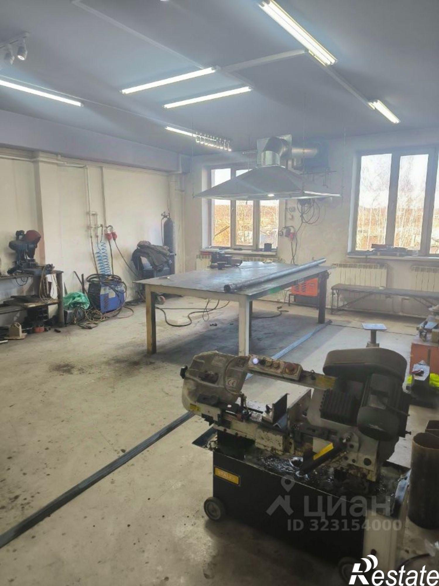 Купить производственную площадь за 100 000 000 рублей на Нагорная улица