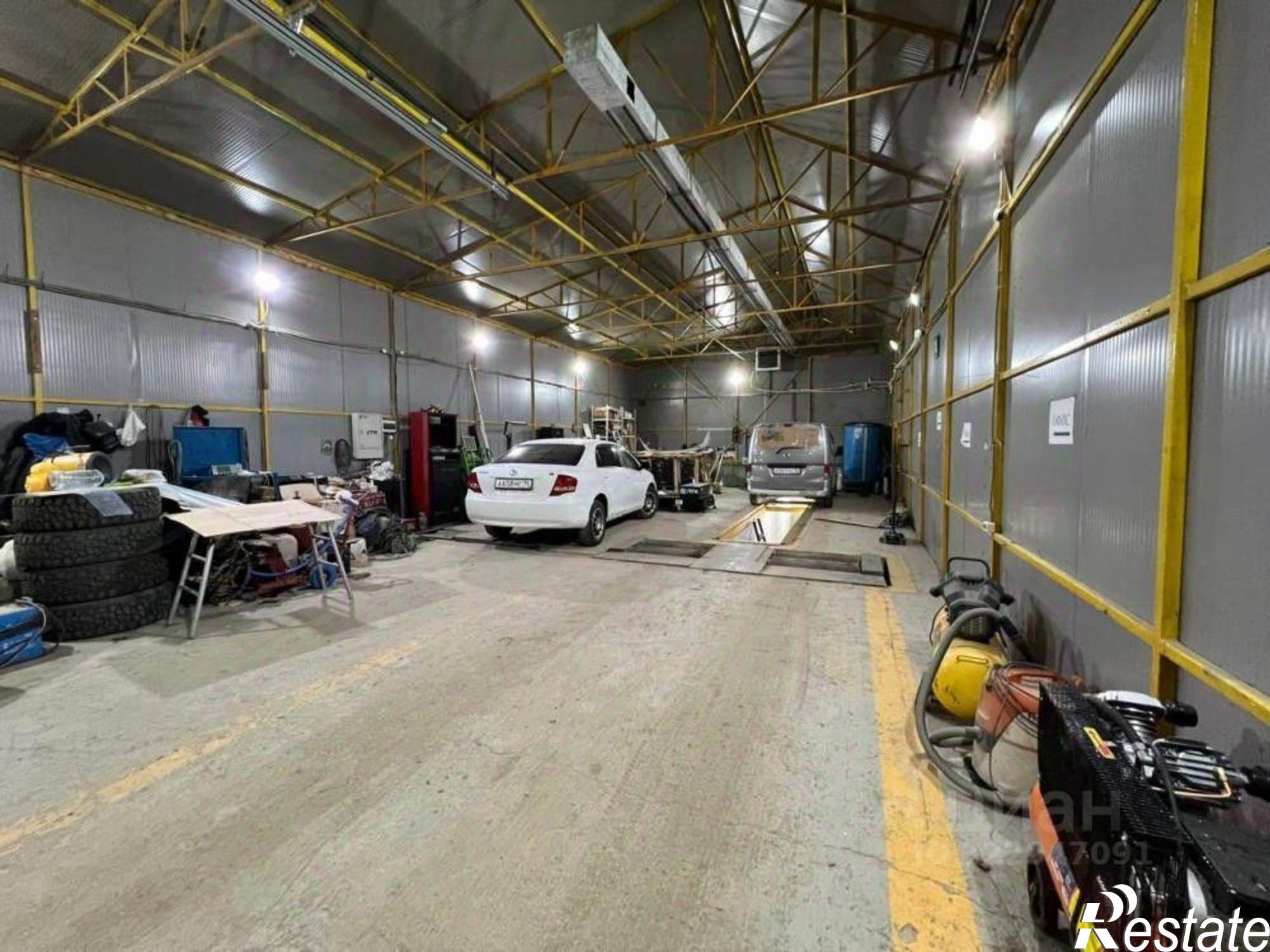 Купить гараж, место в паркинге за 14 114 500 рублей на улица Каландаришвили, 35