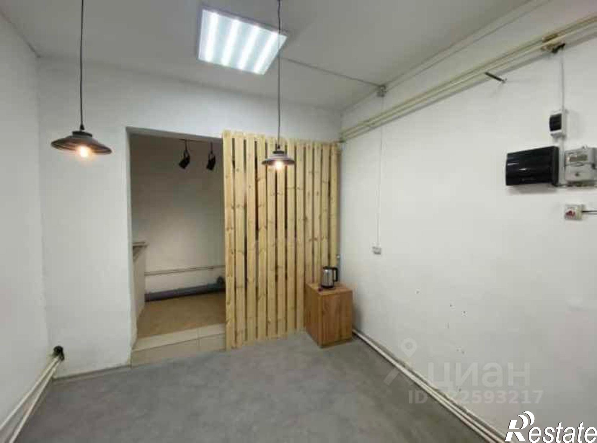 Купить помещение свободного назначения за 2 100 000 рублей на улица Дзержинского, 41/2