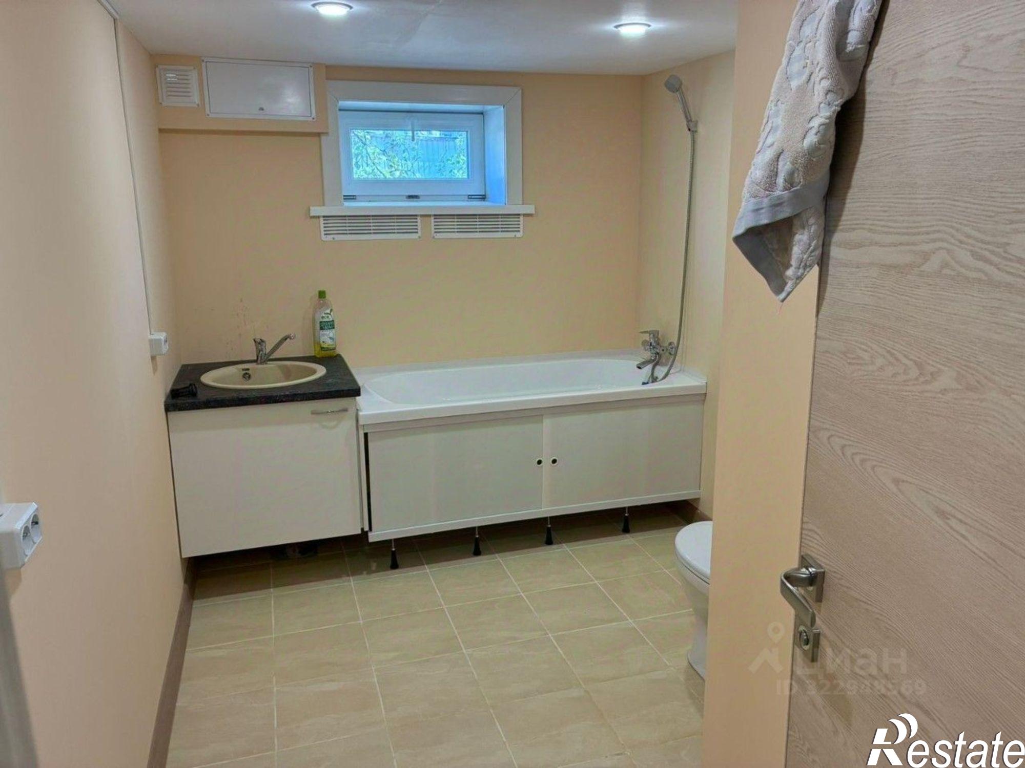 Купить ОСЗ, отдельно стоящее здание за 10 000 100 рублей на ул Мирнинская, 17