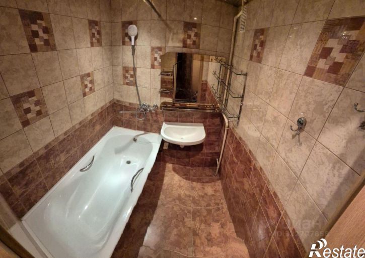 4-комн квартира улица Петра Алексеева, 21,  д. 21