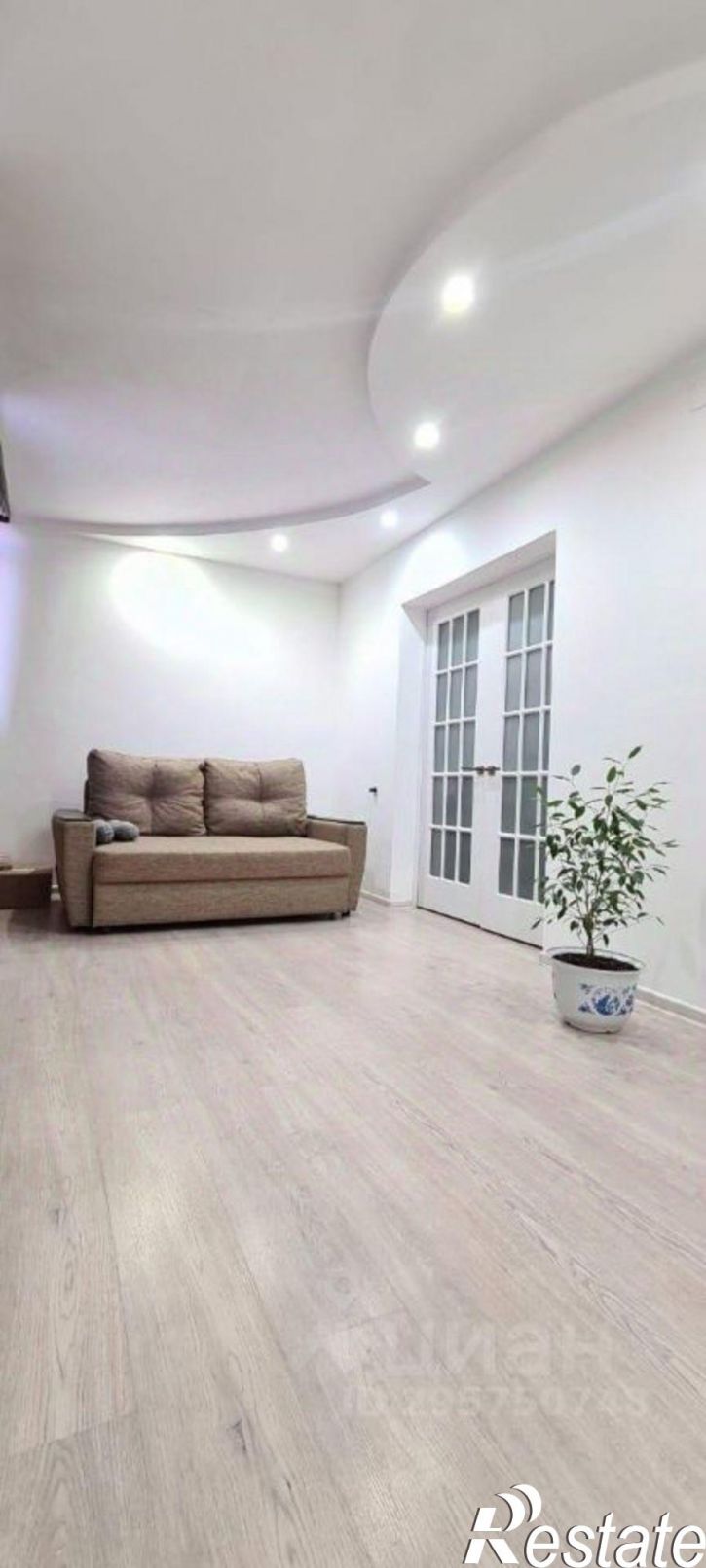 2-комн квартира улица Короленко, 25,  д. 25