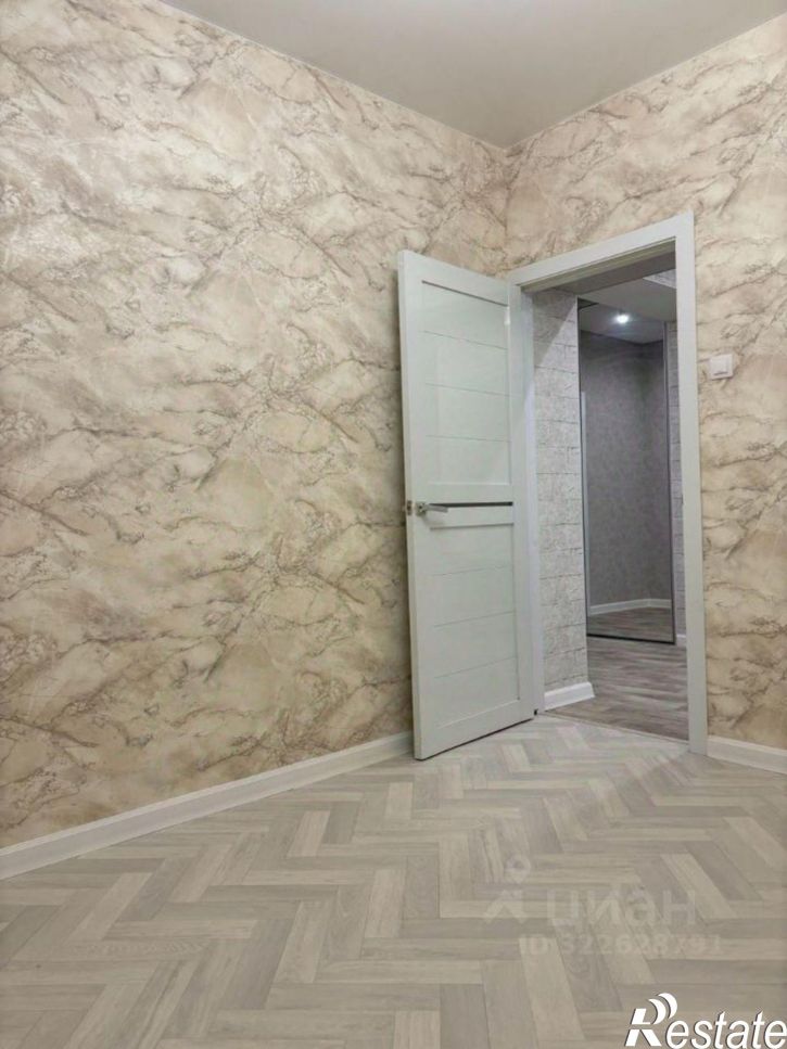 3-комн квартира улица Пекарского, 1,  д. 1