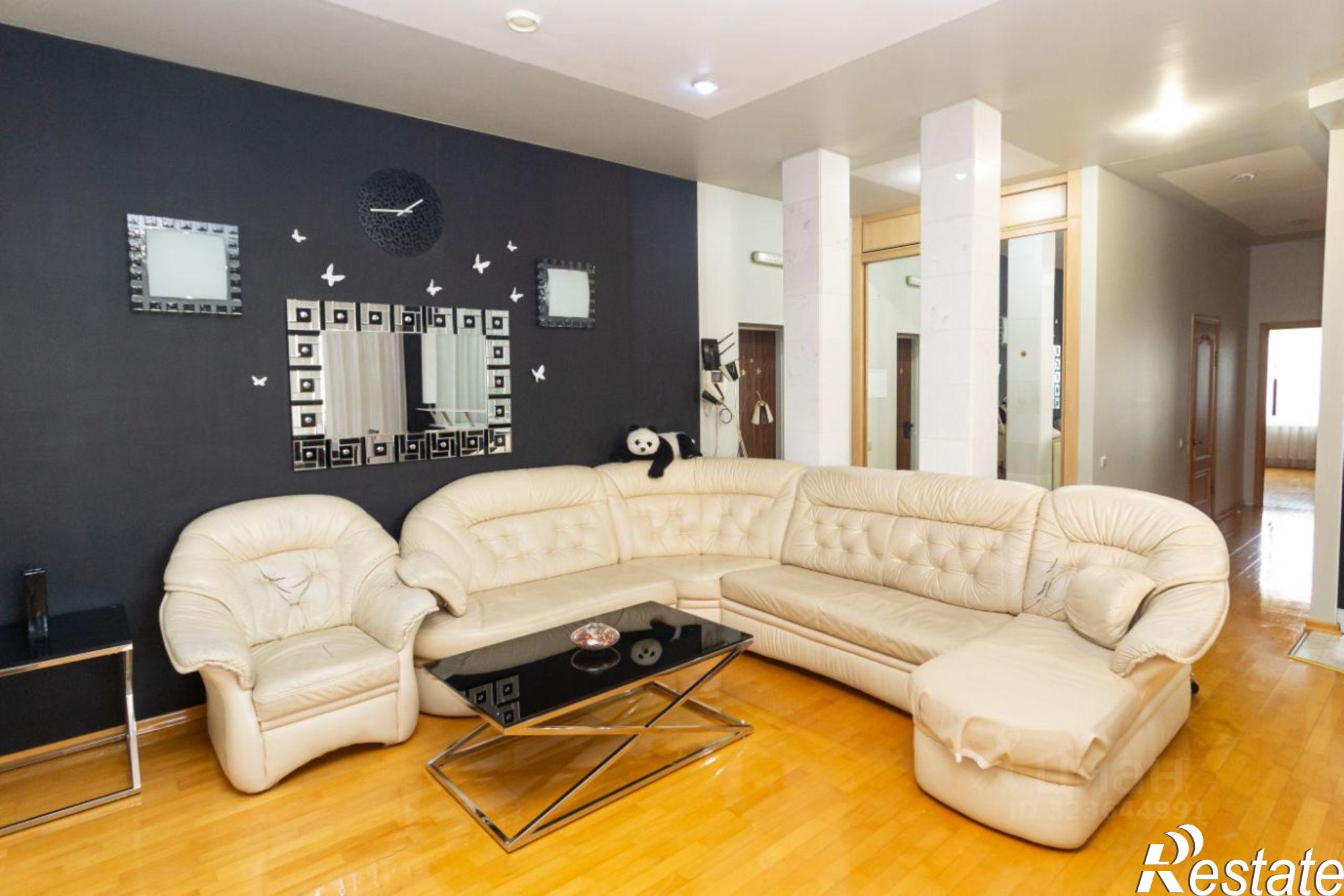 Купить квартиру за 32 000 000 рублей на ул Петровского, 19/3