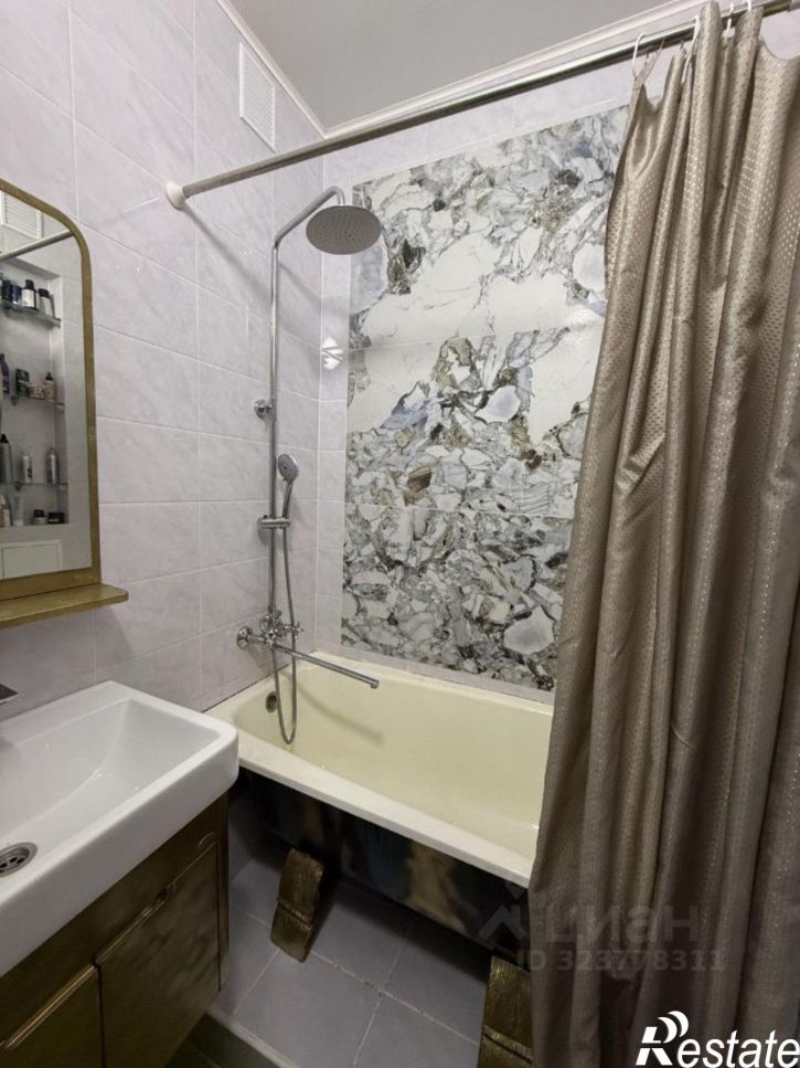 4-комн квартира улица Космонавтов, 19 к1,  д. 19 к1