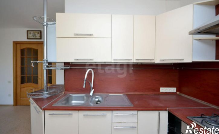 3-комн квартира ул Дзержинского, 3,  д. 3