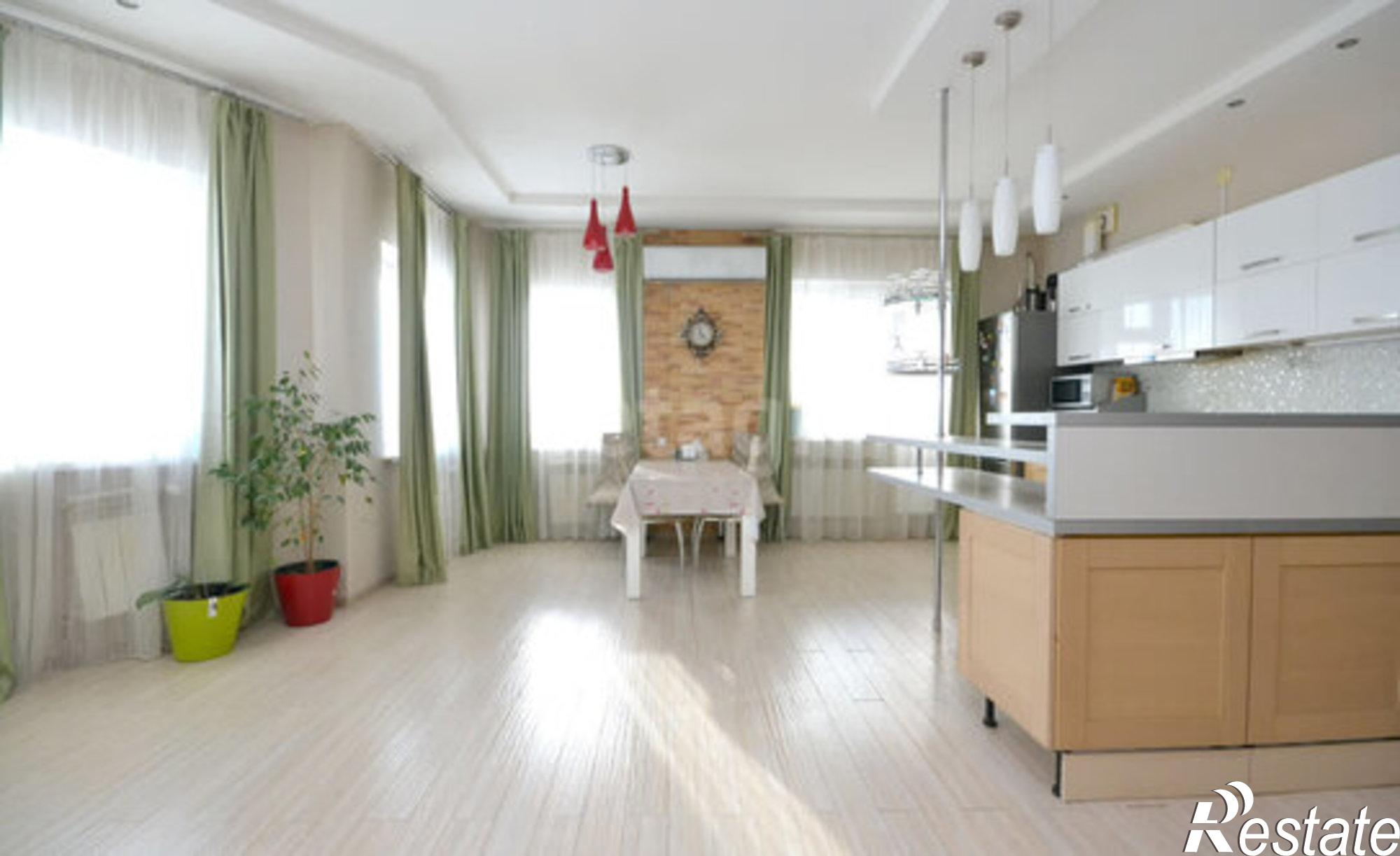 Купить квартиру за 18 700 000 рублей на ул Ларионова, 6