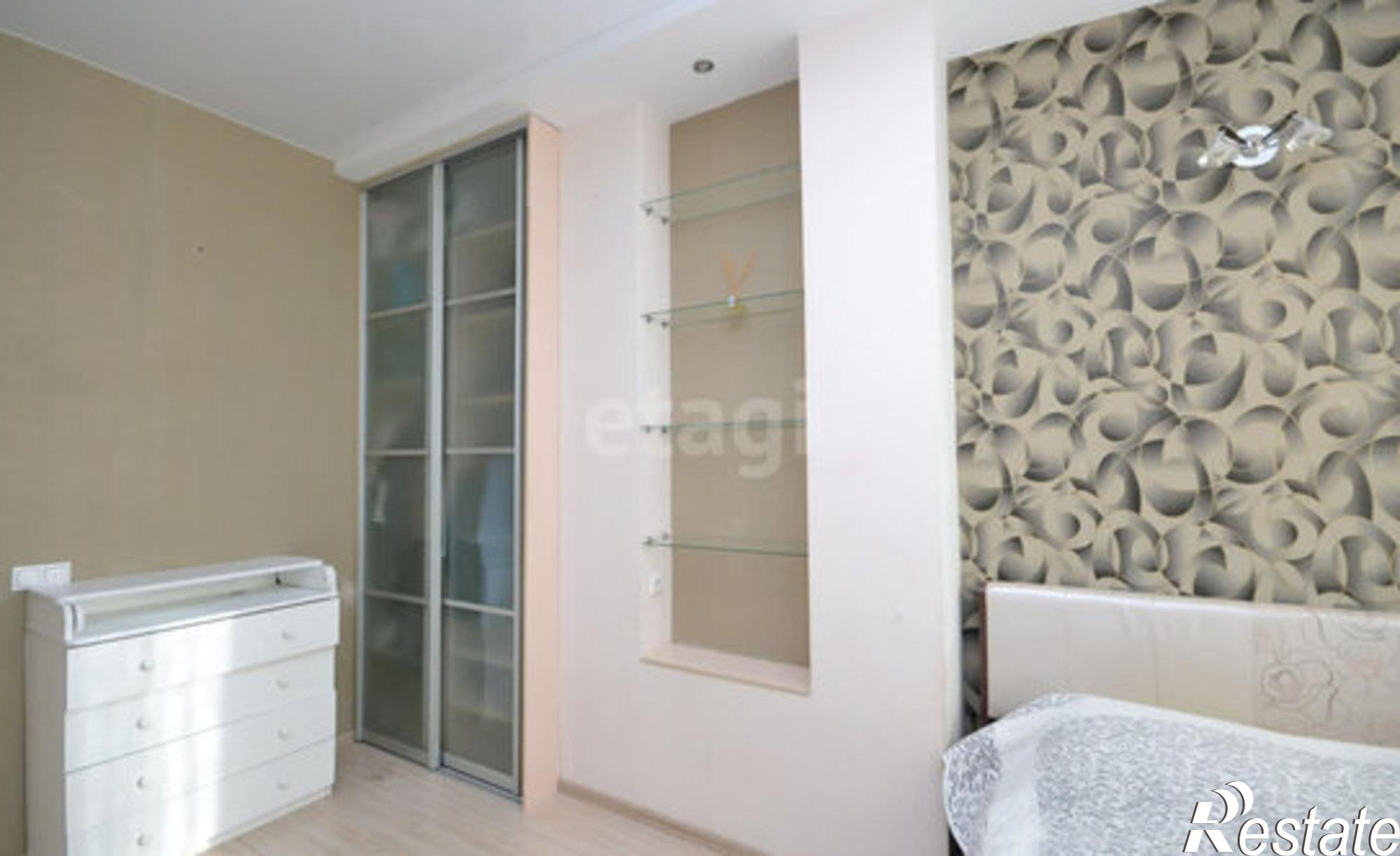 Купить квартиру за 18 700 000 рублей на ул Ларионова, 6