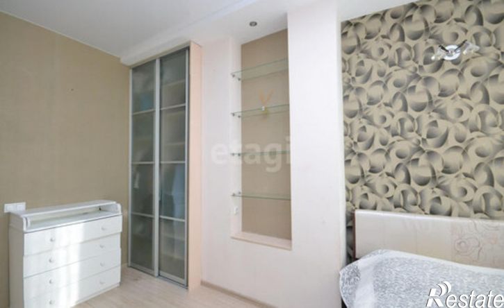 3-комн квартира ул Ларионова, 6,  д. 6