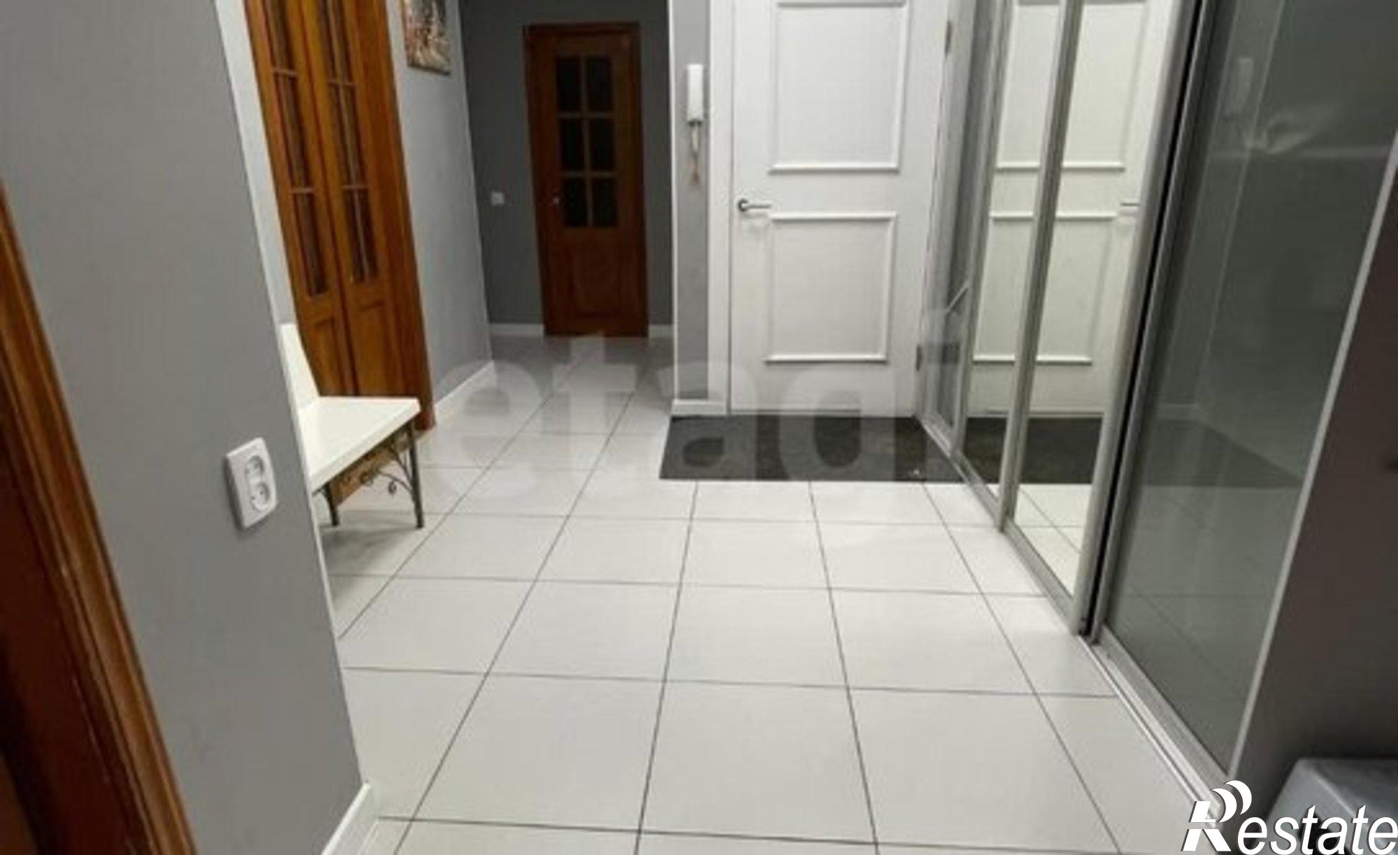 Купить квартиру за 9 300 000 рублей на ул Рыдзинского, 18 9