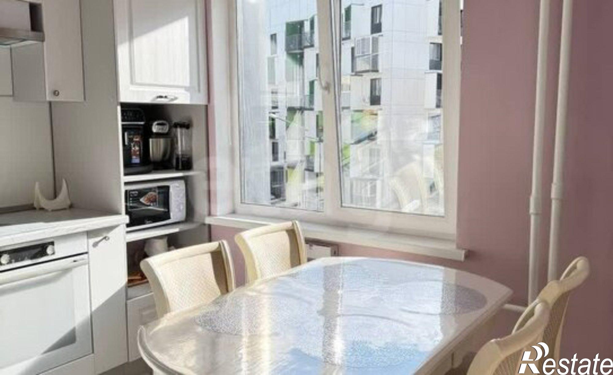 Купить квартиру за 7 900 000 рублей на лётчицы Веры Захаровой улица, 15