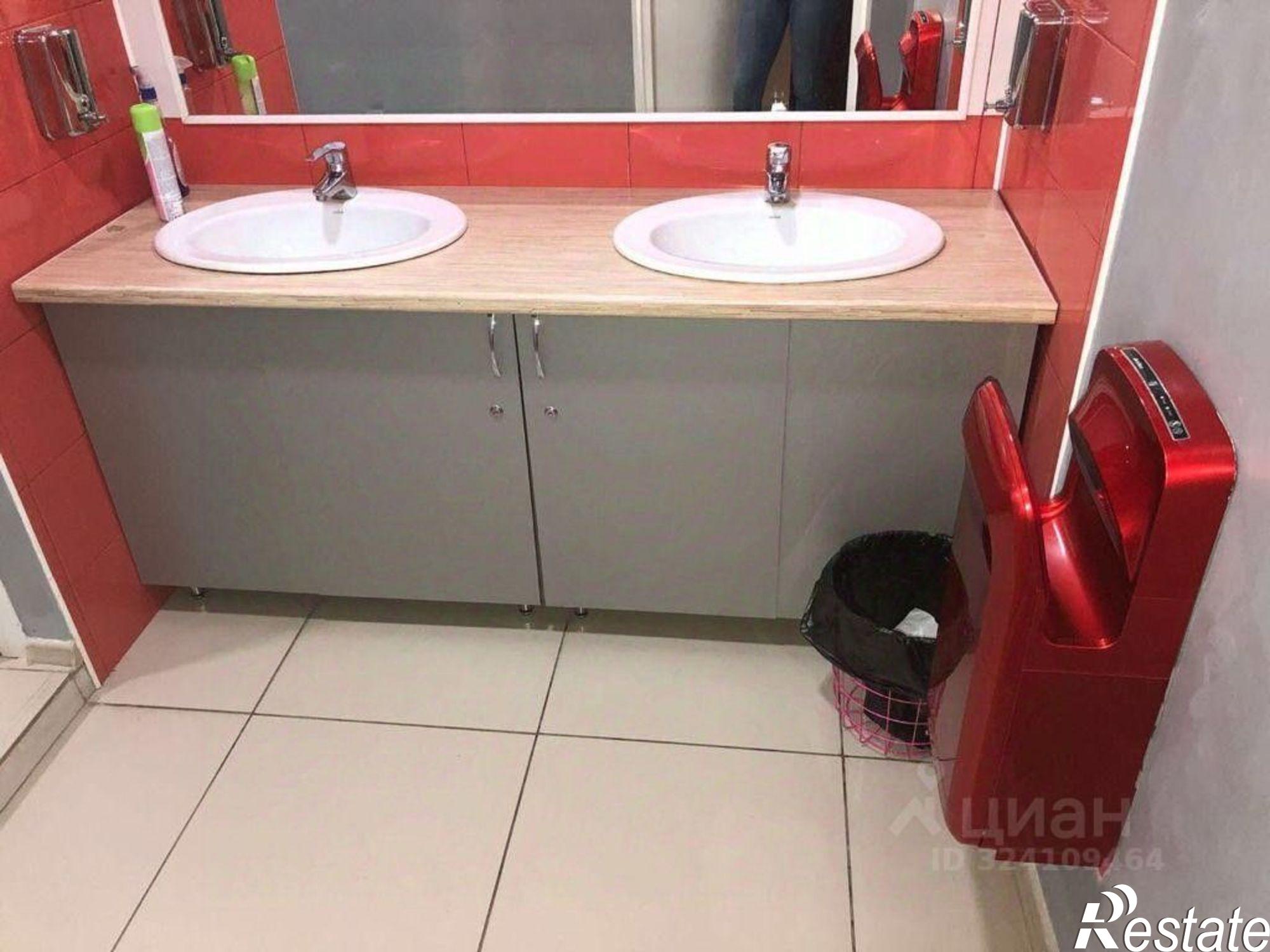 Купить помещение свободного назначения за 98 666 200 рублей на ул Федора Попова, 21