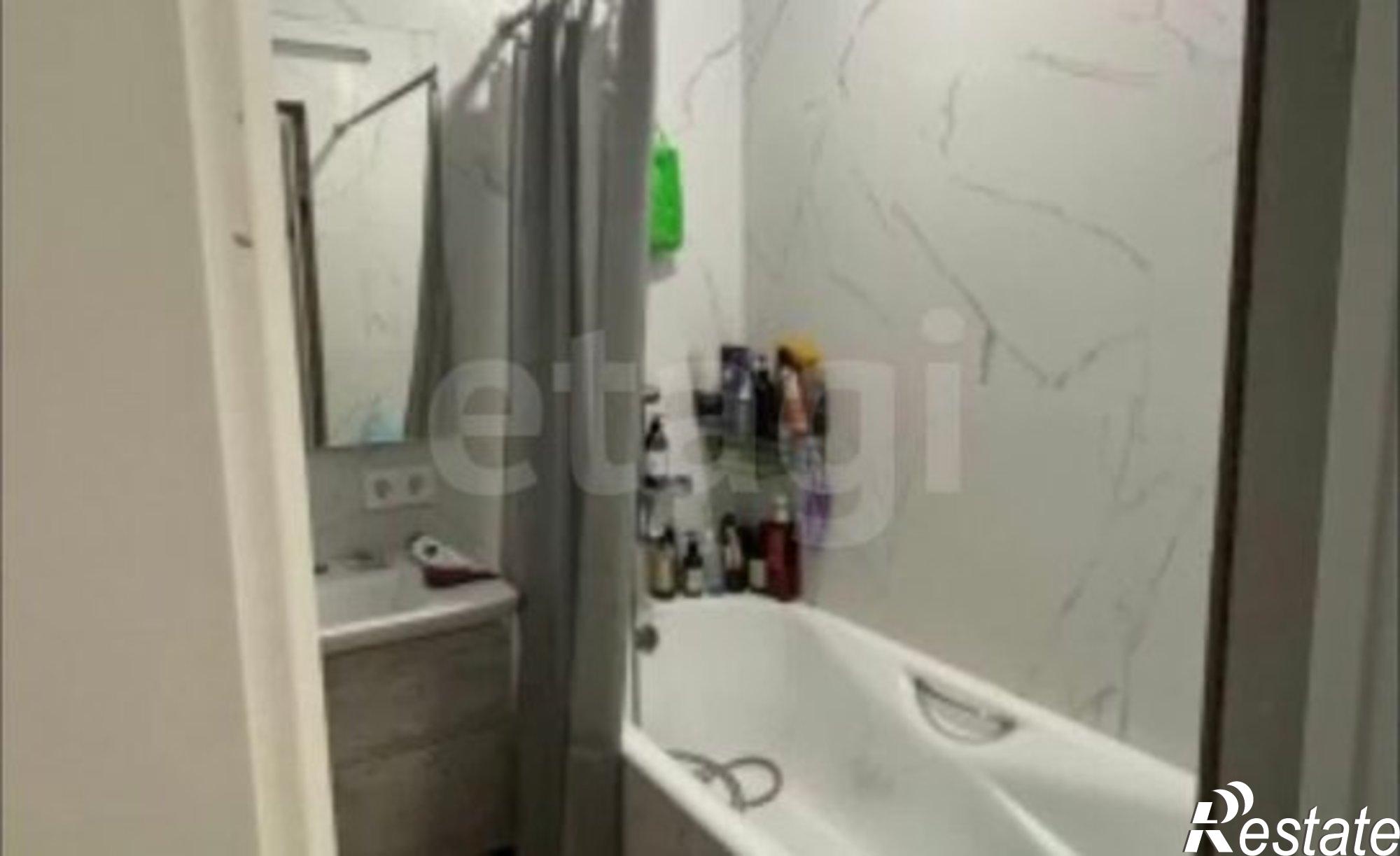 Купить квартиру за 8 700 000 рублей на улица Красильникова, 7/1