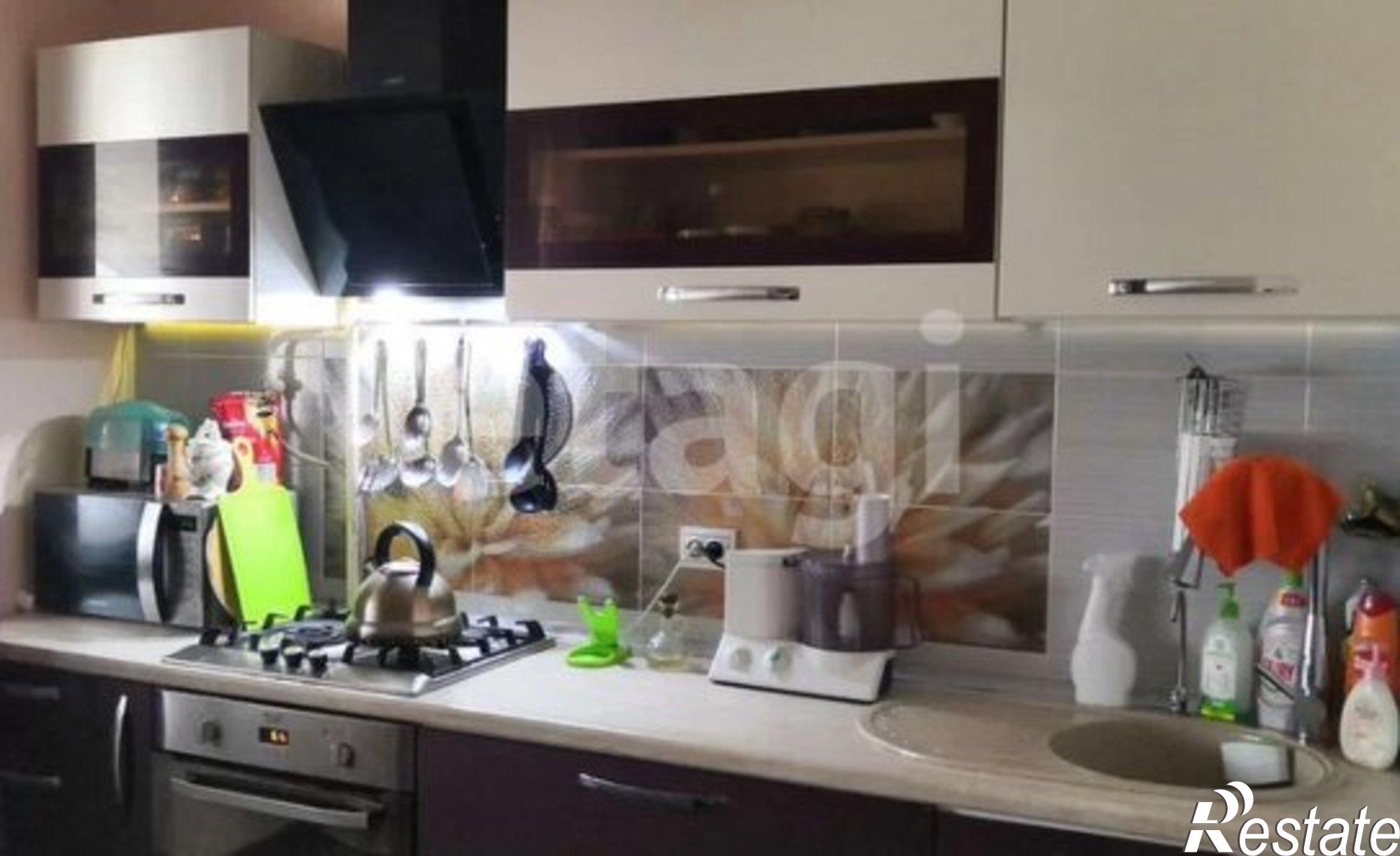 Купить квартиру за 10 000 000 рублей на ул Петра Алексеева, 83/18