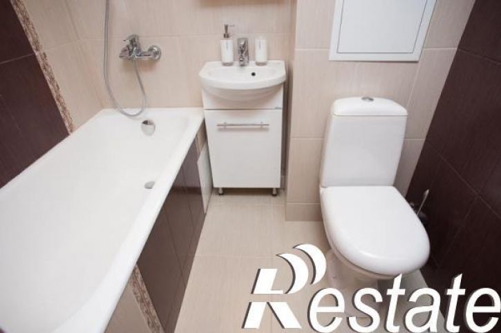 Студия Чкалова, 11