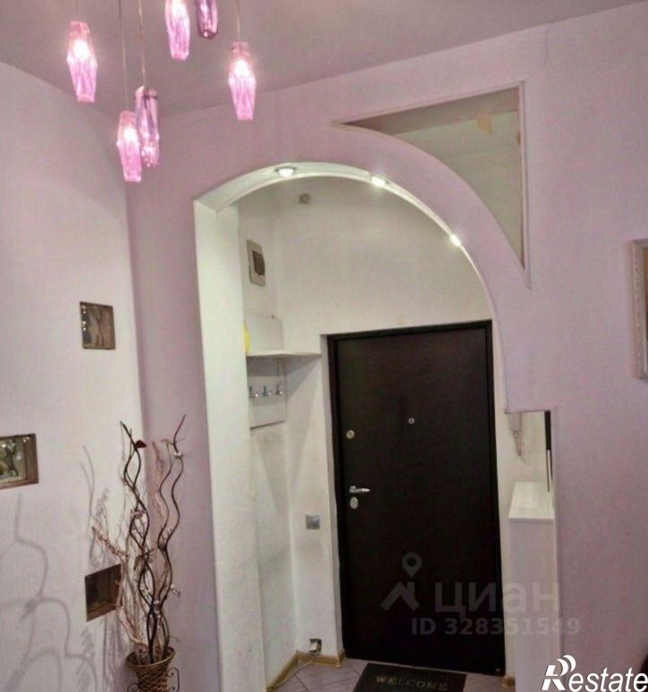 3-комн квартира улица Ларионова, 8,  д. 8