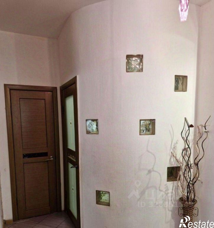 3-комн квартира улица Ларионова, 8,  д. 8