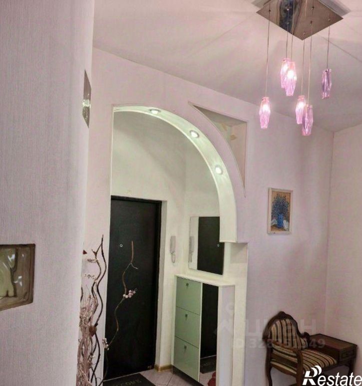3-комн квартира улица Ларионова, 8,  д. 8