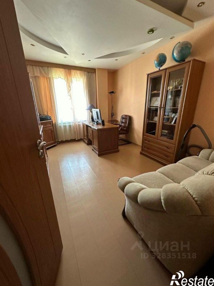 4-комн квартира улица Орджоникидзе, 43,  д. 43