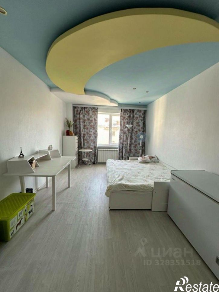 4-комн квартира улица Орджоникидзе, 43,  д. 43