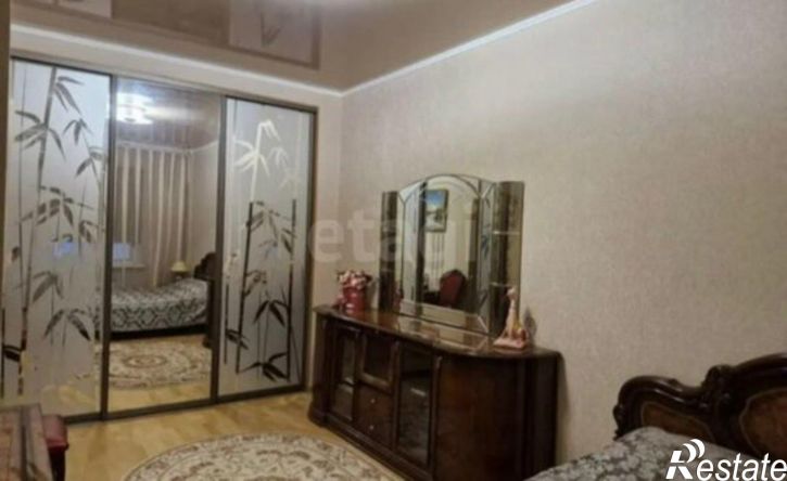 3-комн квартира ул Ларионова, 8,  д. 8