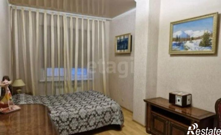 3-комн квартира ул Ларионова, 8,  д. 8