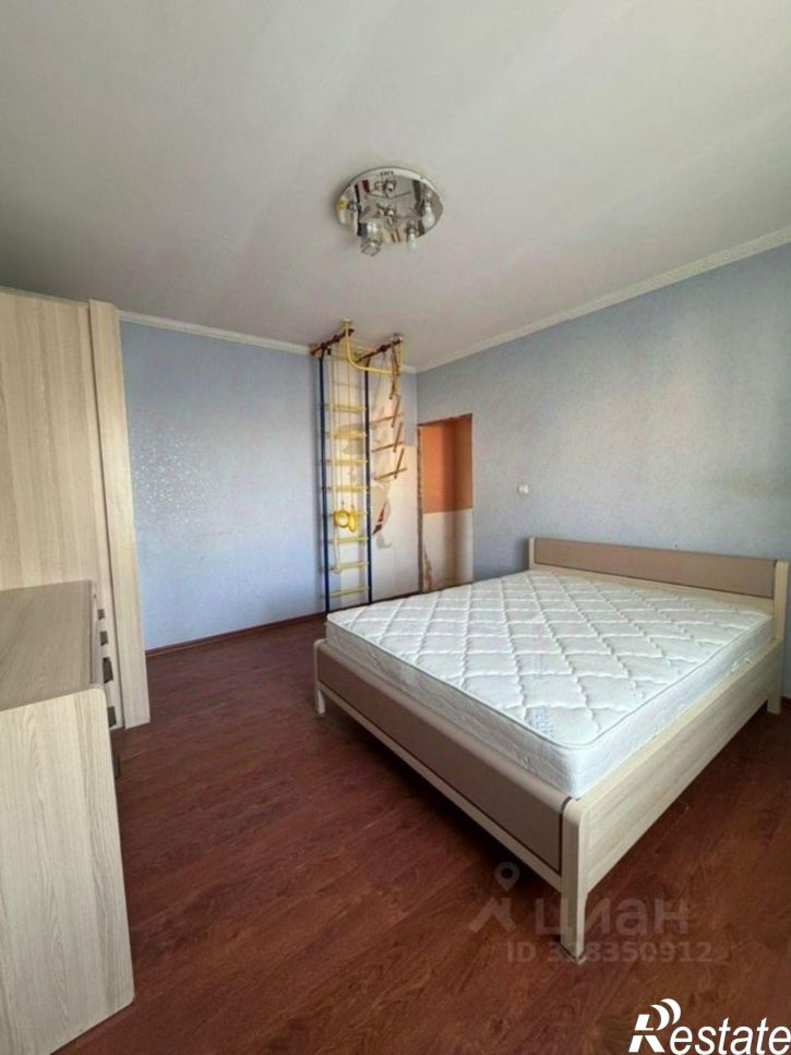 3-комн квартира улица Курашова, 27,  д. 27