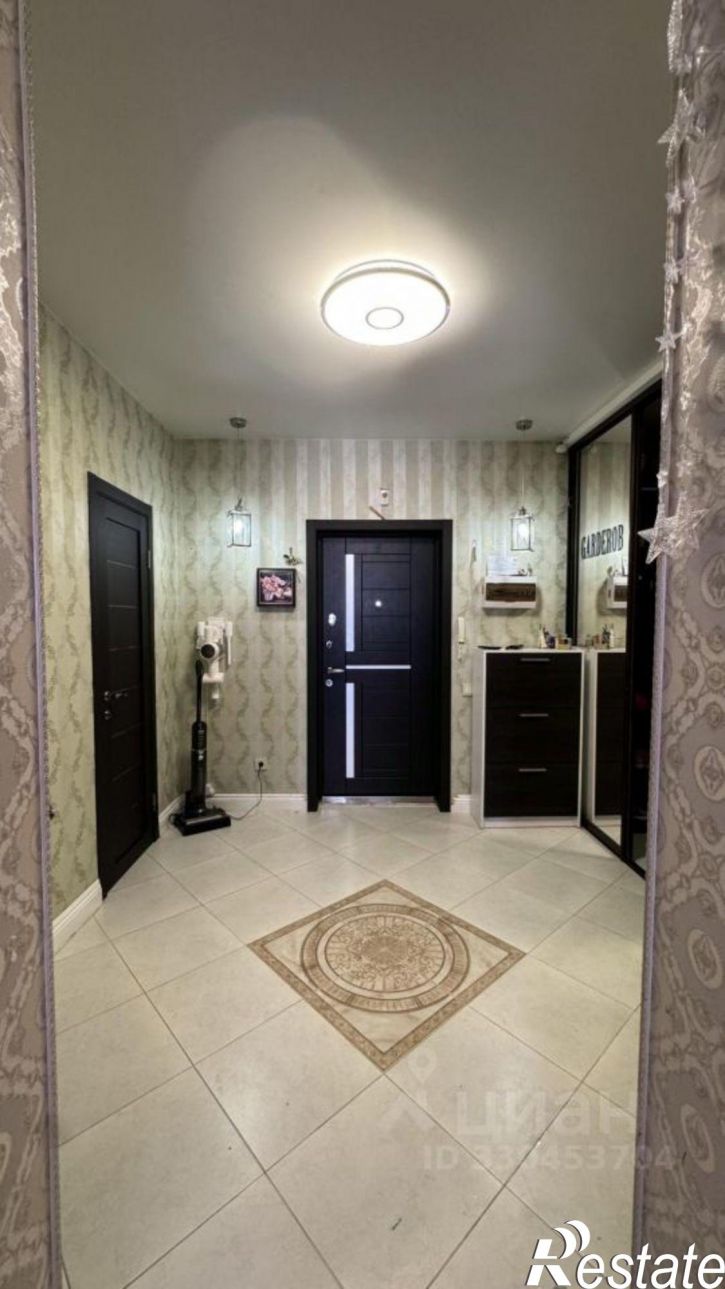 2-комн квартира улица Короленко, 25,  д. 25