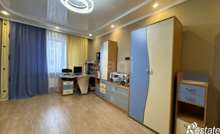 3-комн квартира улица Петровского, 10/4,  д. 10/4