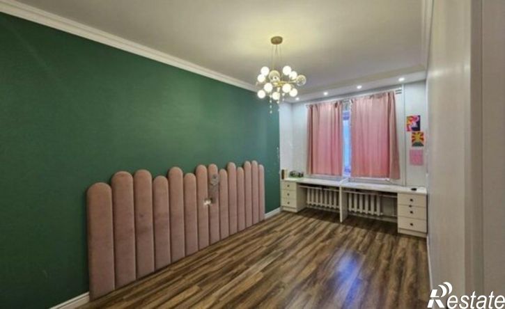 4-комн квартира ул Короленко, 7,  д. 7