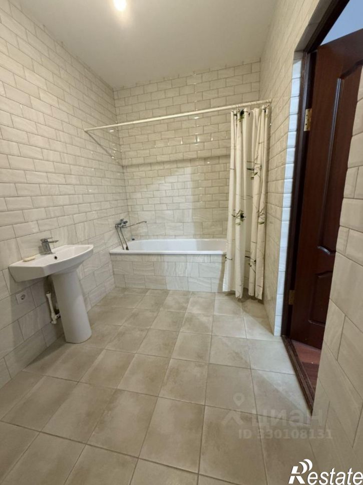 2-комн квартира улица Орджоникидзе, 50,  д. 50