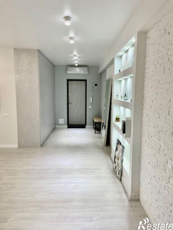 3-комн квартира улица Дзержинского, 70/1,  д. 70/1
