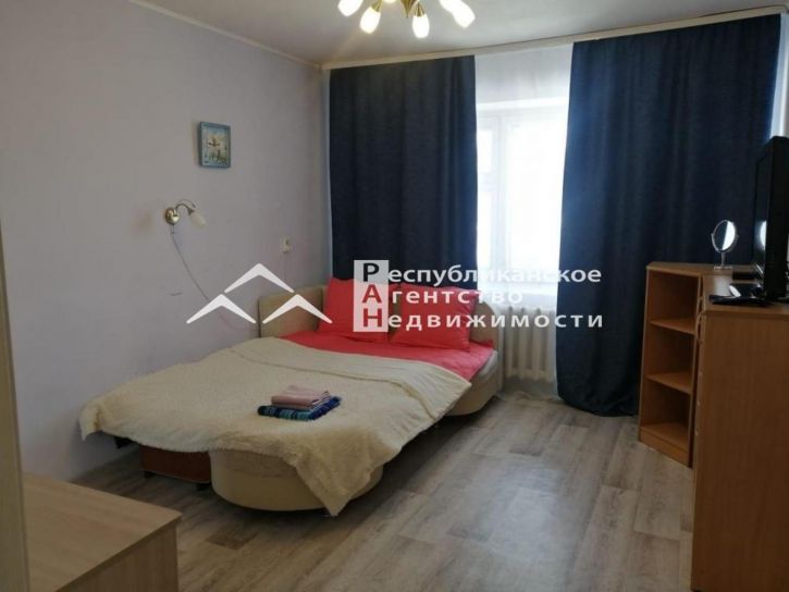 2-комн квартира Есенина, 5/1