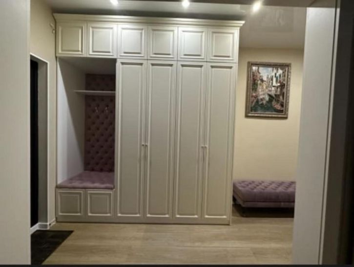 3-комн квартира 203 мкр, 6