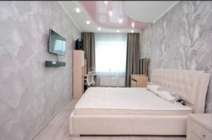 3-комн квартира 203 мкр, 6