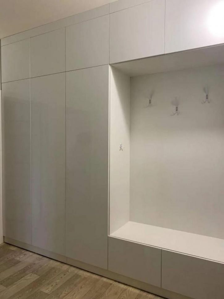 3-комн квартира Короленко, 7
