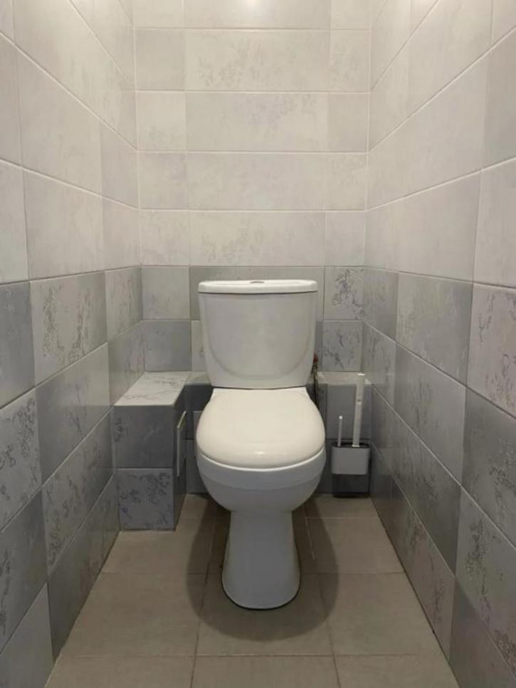 3-комн квартира Короленко, 7