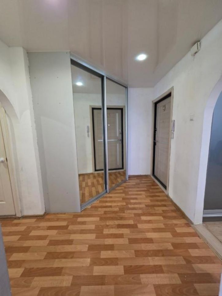 4-комн квартира 202-й микрорайон, 5
