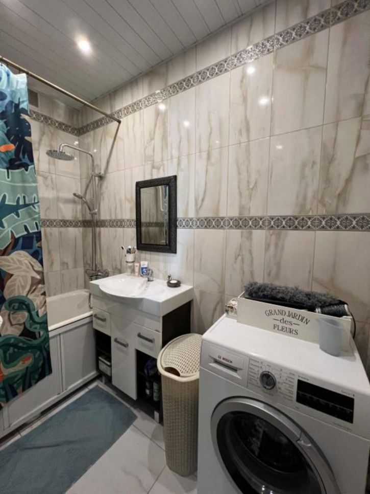 2-комн квартира Дзержинского, 21