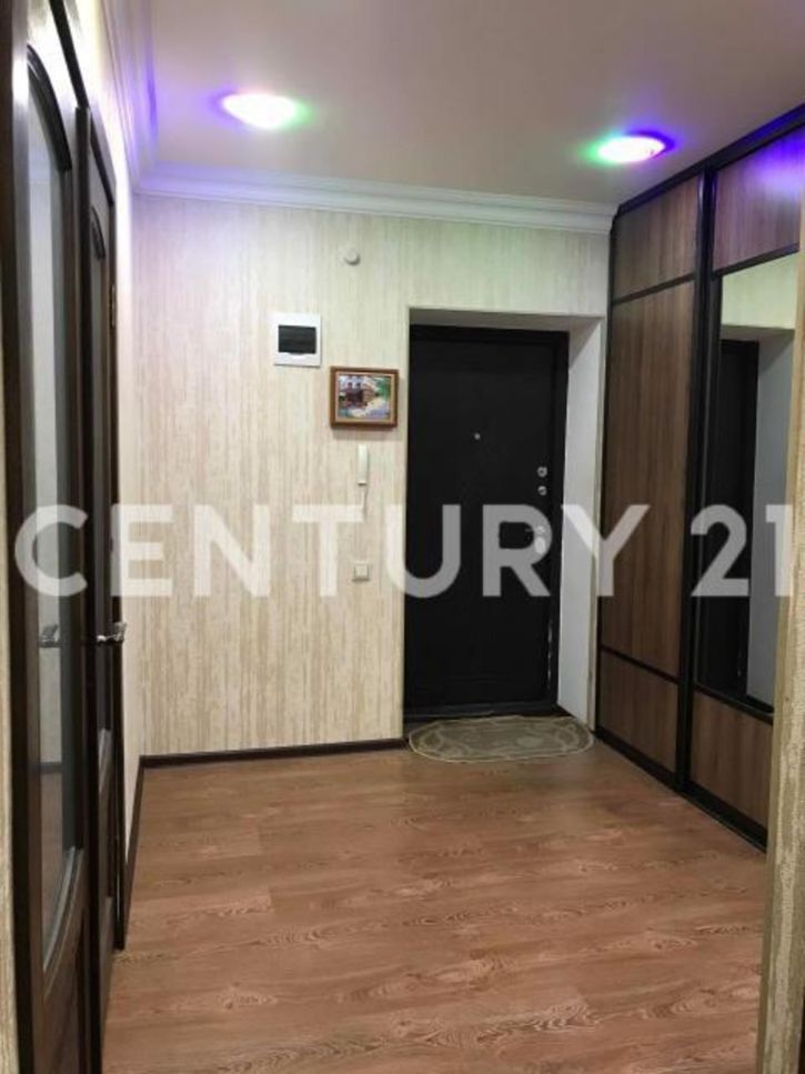 3-комн квартира 202-й микрорайон