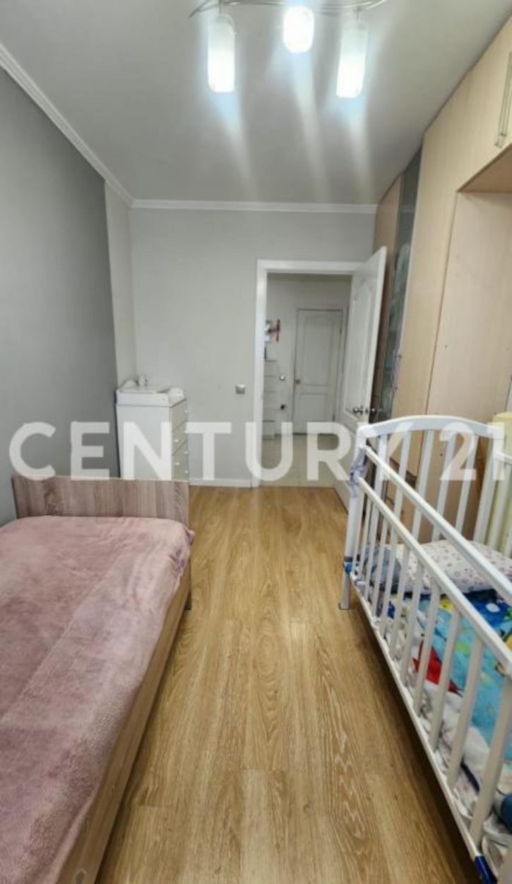 3-комн квартира Дзержинского, 22
