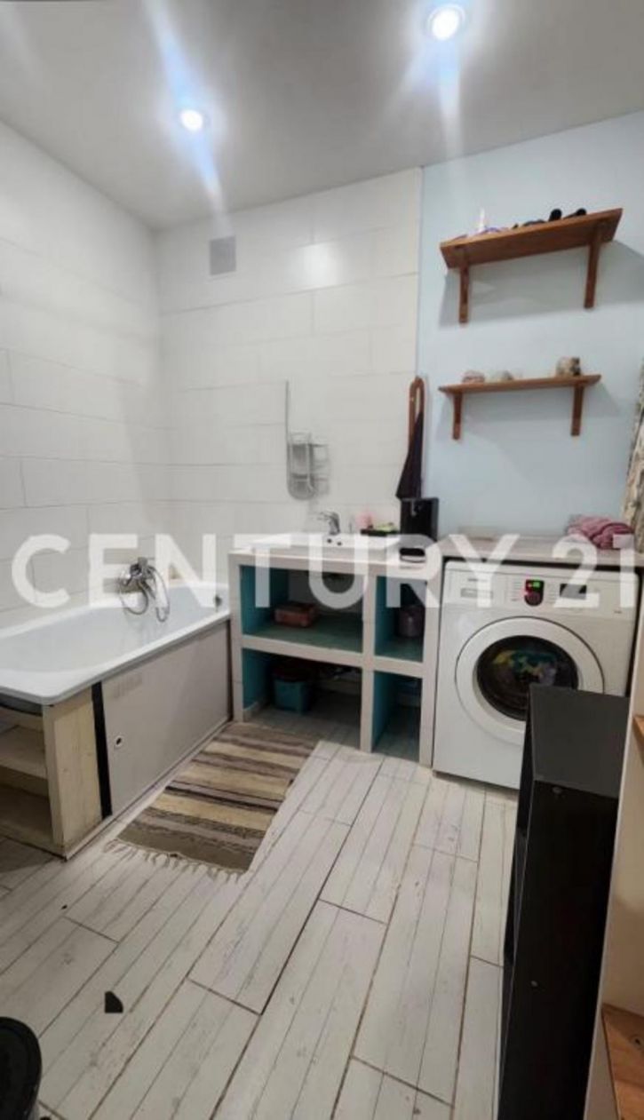 3-комн квартира Дзержинского, 22
