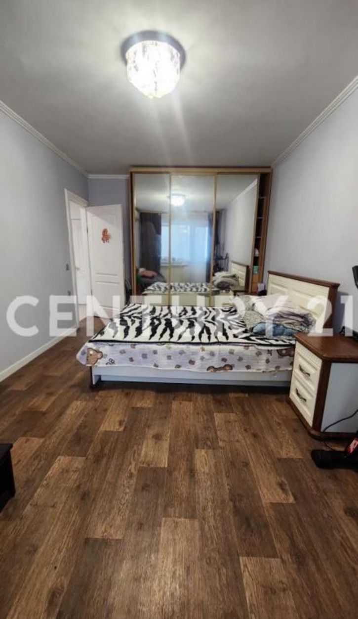 3-комн квартира Дзержинского, 22