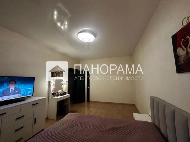 3-комн квартира 202-й микрорайон, 16
