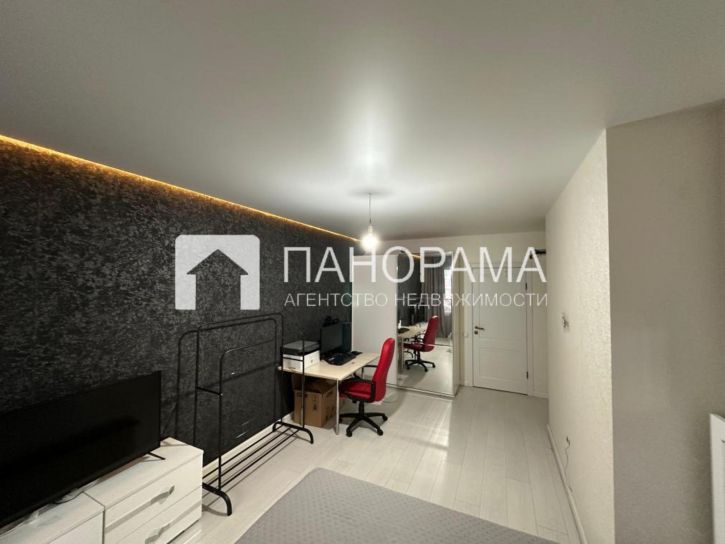 2-комн квартира Ларионова, 16